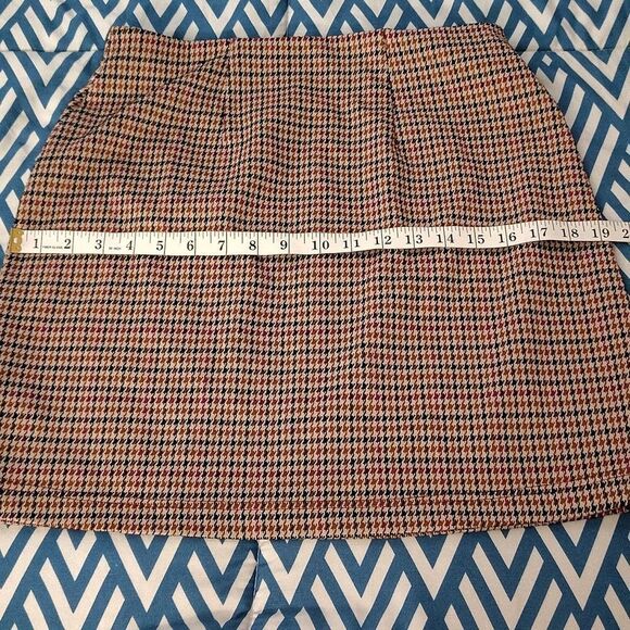 Maurices Brown Black Red Plaid High Rise Mini Skirt Size Small - Picture 14 of 14
